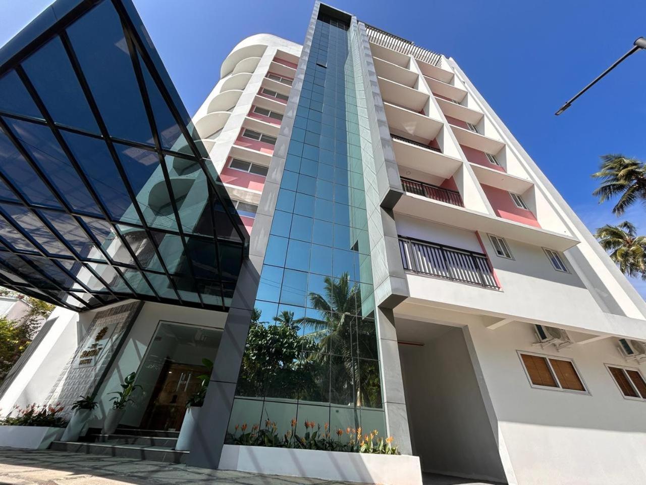 The Habitat Suites Guruvāyūr Buitenkant foto